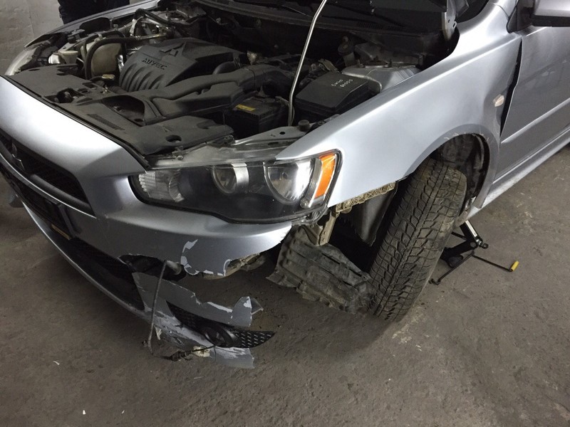 Бампер передний Mitsubishi Lancer X  2008 1.5 Бензин Коростень