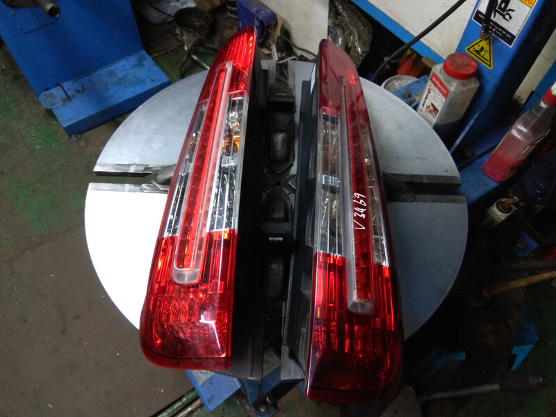 Задні ліхтарі Ford C-Max універсал 2008 р.  1.8 л бензин