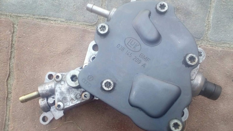 Тандемный насос 038 145 209 A   Audi A4, Audi A6, Mitsubishi Grandis, Volkswagen Caddy, Volkswagen Golf, Volkswagen Lupo, Volkswagen Passat, Volkswagen Sharan