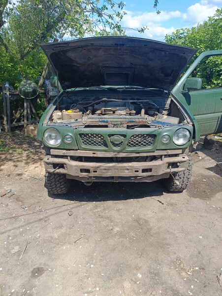 Бампер передний Nissan Terrano II  1999 2.7 Дизель Хмельницкий