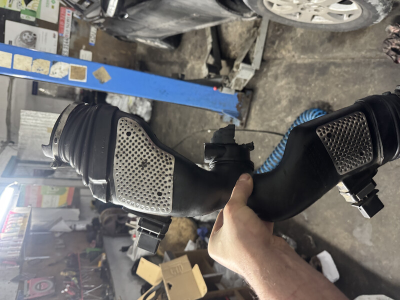 Воздуховод воздушного фильтра Mercedes-Benz M-Class W164  2007 универсал 3.0 Дизель Киев