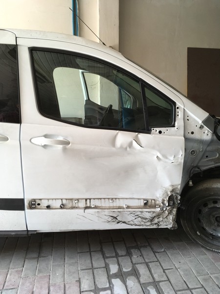 Двері передні праві голі Ford Transit COURIER 2014 1.5 Дизель 