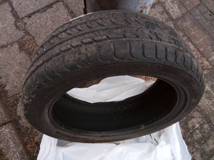 Резина лето 195/45r16 -2шт Ford Escort  2003 хэтчбек 1.6 Бензин Киев