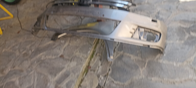 Решетки бампера переднего Volkswagen Tiguan  2011 универсал 2.0 Бензин Мукачево