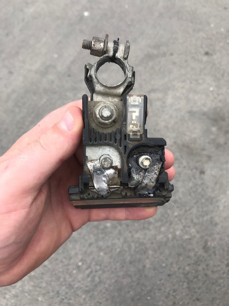 Клема, правая с реле Infiniti FX 35 2007 111111.1 Бензин Запорожье