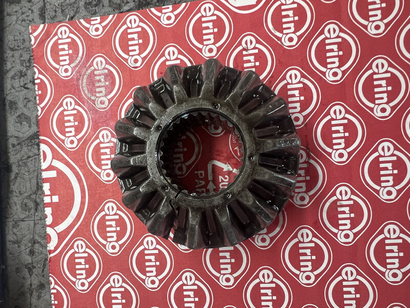 Сателіт переднього моста Nissan Navara  2011 универсал 2.5 Дизель Городенка