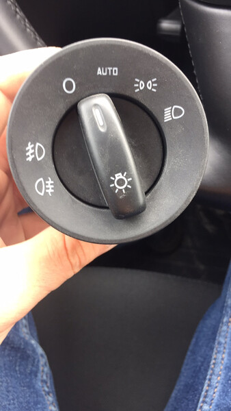 Включатель света Skoda Octavia A5 универсал 2012 г.  1.6 л дизель Черкассы