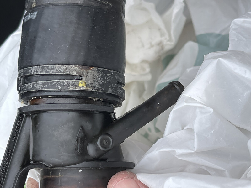 Зєднаня патрубка Land Rover Range Rover 2008 р.  Рівне