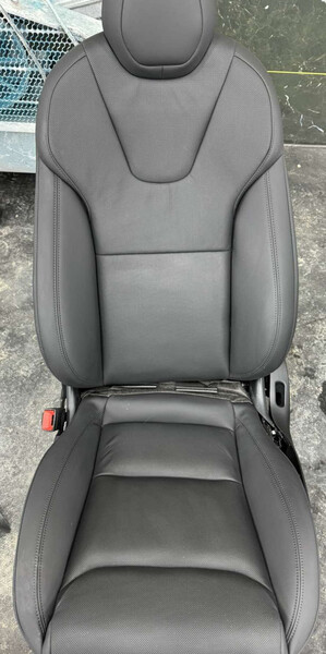 Салон сиденья перфорація обдув Tesla Model S  2018 1.0 Электро 