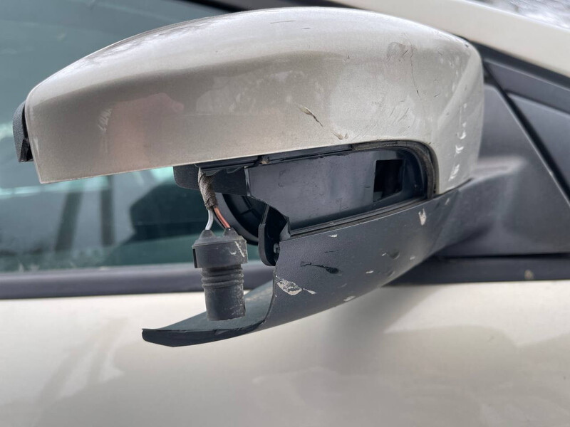 Дзеркало праве Ford Focus SE 2015 2.0 Бензин 