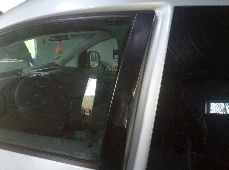 Молдинг двери Volkswagen Caddy 3  2006 2.0 Дизель Дрогобыч