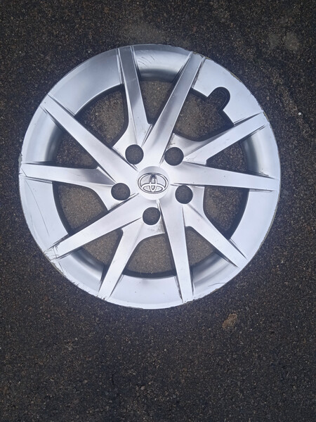 Ковпаки на диски Toyota Prius  2015 універсал 1.8 Гибрид 