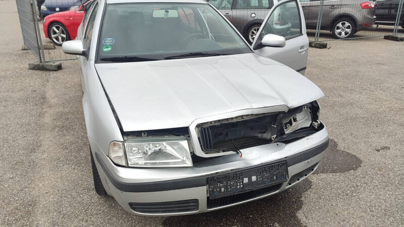 Замок капота 1U0823509G   Skoda Octavia, Skoda Octavia Tour