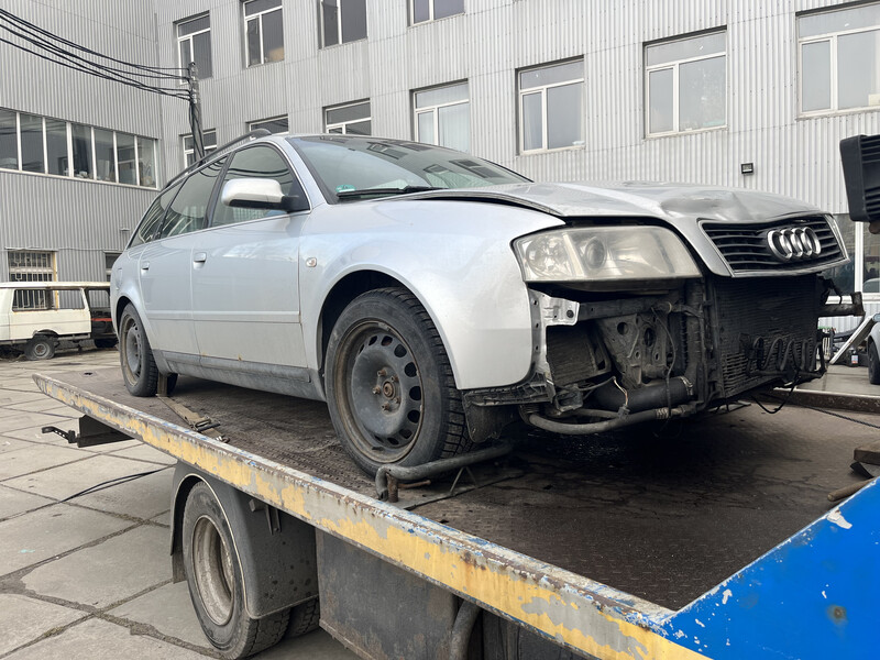 Бампер передній сірий Audi A6 C5  2002 універсал 2.5 Дизель Київ