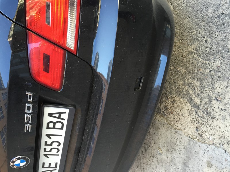 Крышка на заднем бампере, которая закрывает отверстие для буксировки BMW 3 Series 330d E92 купе 2009 г.  3.0 л дизель Днепропетровск