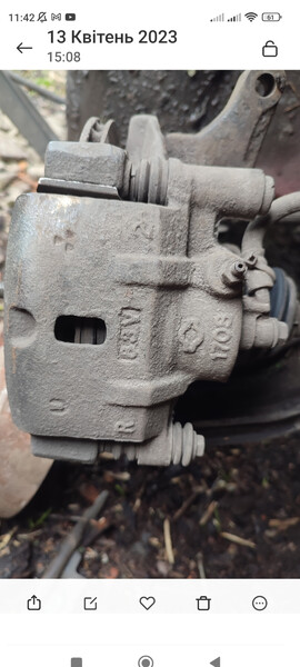 Правий передній супорт Nissan Sunny B12  1988 универсал 1.6 Бензин Оржица