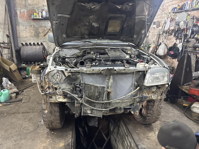 Фара пасажыра радиатор маленький Mitsubishi L 200  1999 2.5 Дизель 