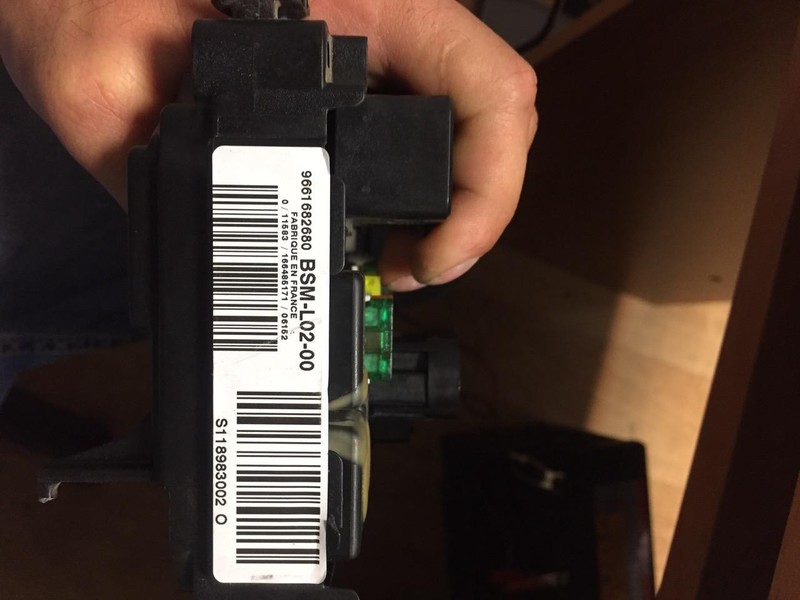 Блок предохранителей 9661682680   Peugeot 407