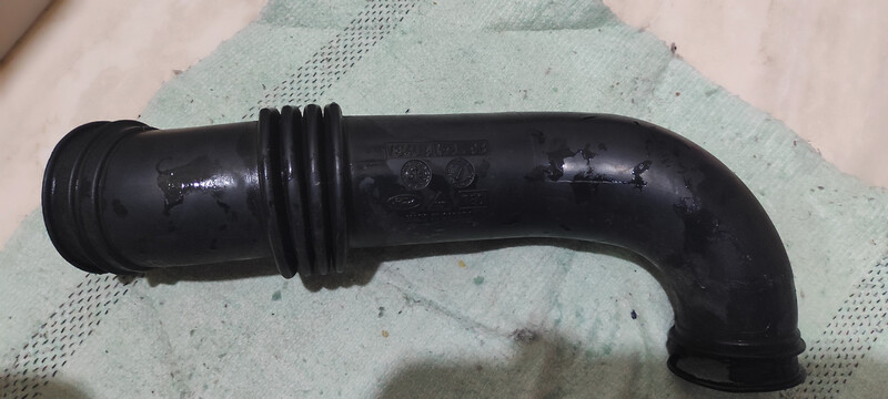 Ys4u 9r504 cb патрубок воздуховода Ford Focus  2001 2.0 Бензин Одесса