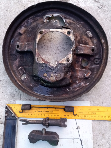 Опорный диск задних тормозных колодок Volkswagen LT  1995 2.4 Дизель 