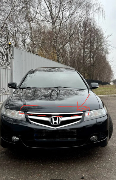 Верхний молдинг решетки радиатора Honda Accord 7 ресталинг 2007 2.4 Бензин 