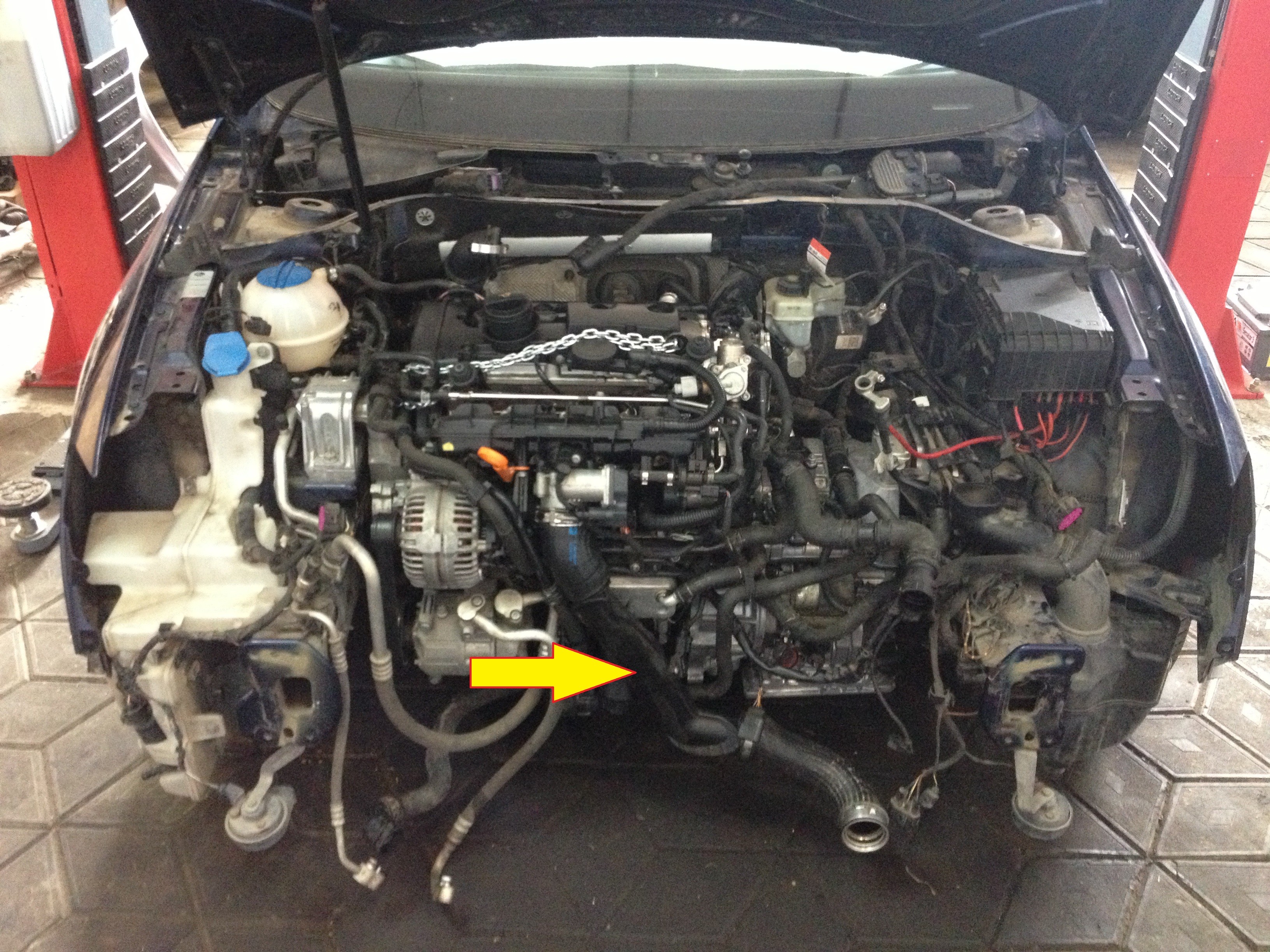 Патрубок пластиковый после интеркулера Volkswagen Passat 2,0 TFSI 2007 2.0 Бензин Ялта