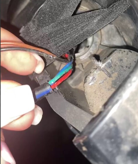 Дзеркало зовнішнє ліве Nissan Juke  2013 1.6 Бензин Черневцы