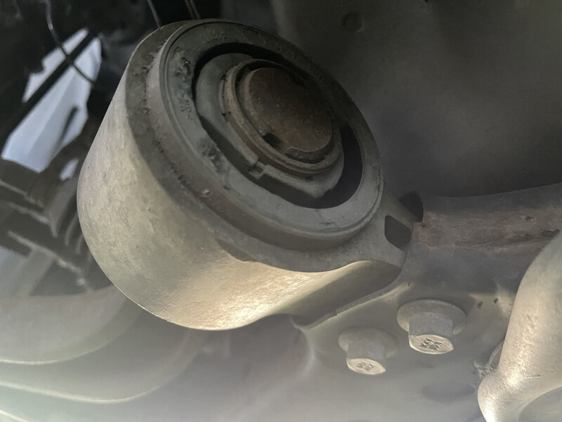 Сайлентблок переднього важеля задній Ford Flex  2018 3.5 Бензин Бородянка