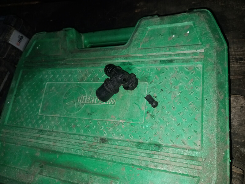 Тройнік Volkswagen Passat В5+ 2002 универсал 1.6 Бензин Хмельницкий