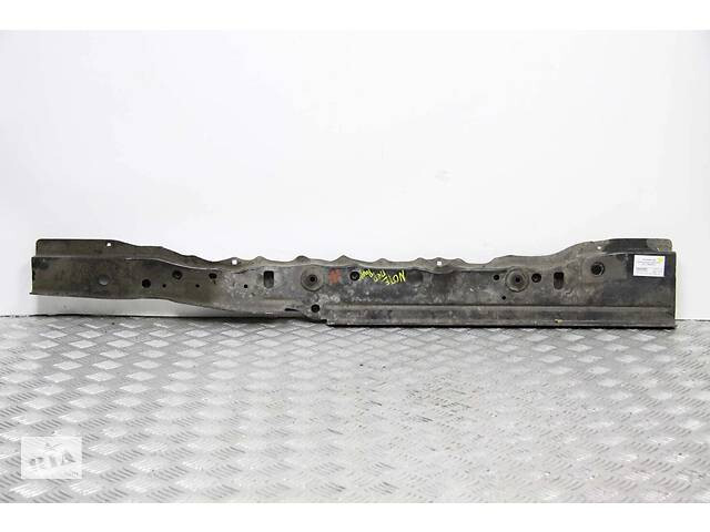 Усилитель бампера Nissan Note E11 2012 г.