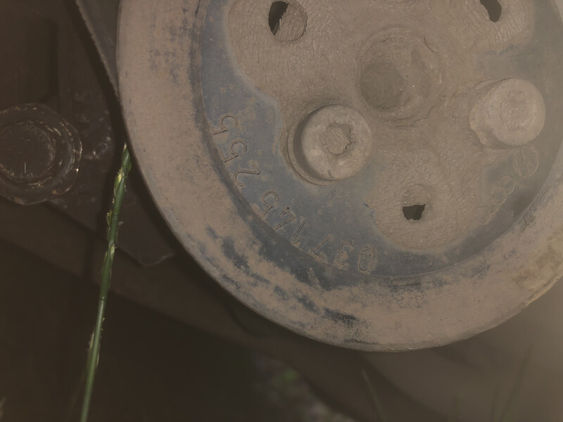 Козырек водительский 037145255   Seat Inca, Seat Toledo, Toyota Camry, Volkswagen Caddy, Volkswagen Golf, Volkswagen Passat, Volkswagen Sharan, Volkswagen Vento