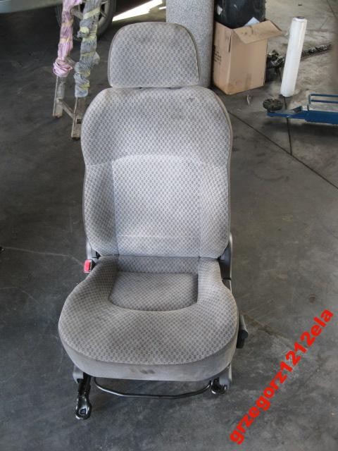 Обшивка сидения водительск. Hyundai Trajet  2003 2.0 Бензин Киев