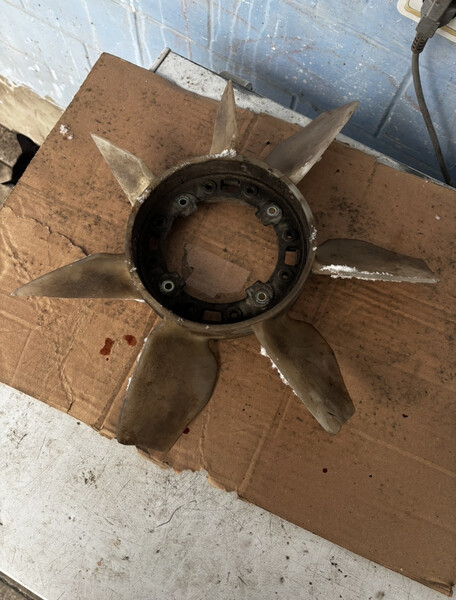 Крыльчатка вентилятора охлаждения Toyota Land Cruiser Prado 90  1998 3.0 Дизель Дубно