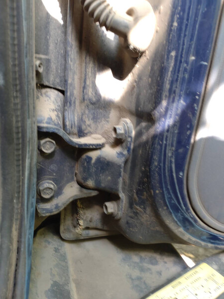 Петля багажника Toyota Land Cruiser 80  1993 4.0 Бензин Киев