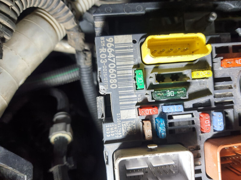 Блок предохранителей Fiat Scudo 2009 г.  Ровно