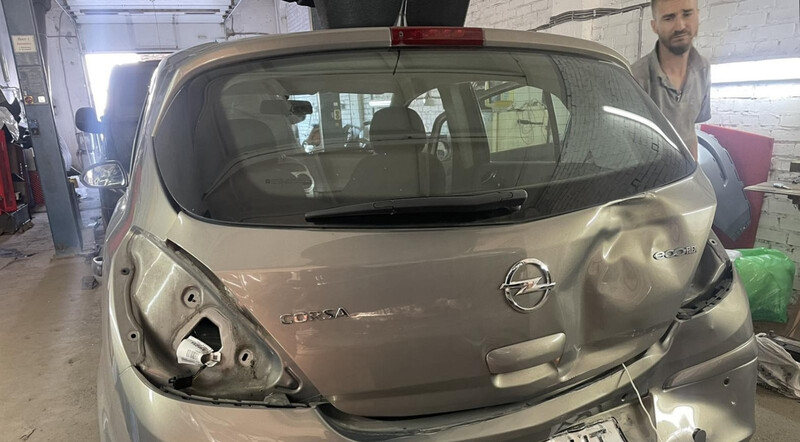 Кришка багажника гола Opel Corsa  2010 хетчбек 1.2 Бензин 
