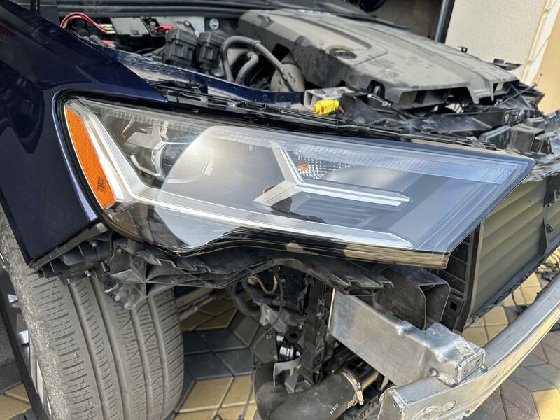Фара передняя Audi Q7  2021 2.0 Бензин Самбор