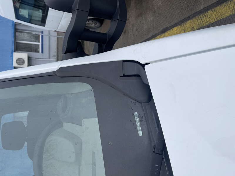 Накладка лобового стекла Renault Master  2013 универсал 2.3 Дизель Житомир