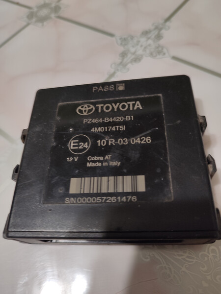 Блок управления парктроником Toyota Corolla  2012 1.6 Бензин Умань