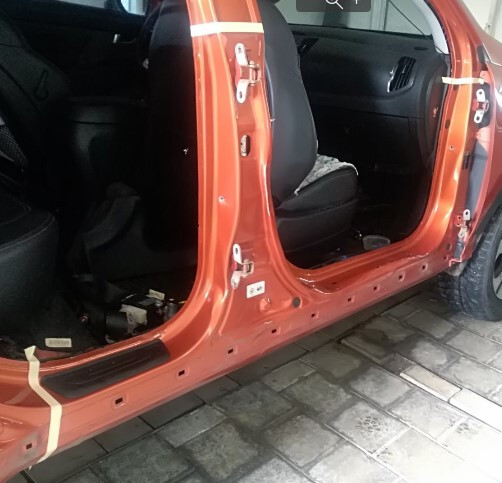 Средняя стойка кузова правая Kia Sportage 3  2011 2.0 Бензин Ахтырка