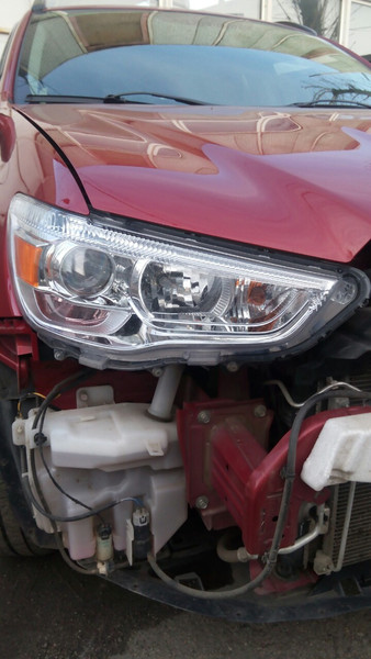 Фара ксенон левая Mitsubishi ASX 2015 г.  2.0 л бензин Ровно