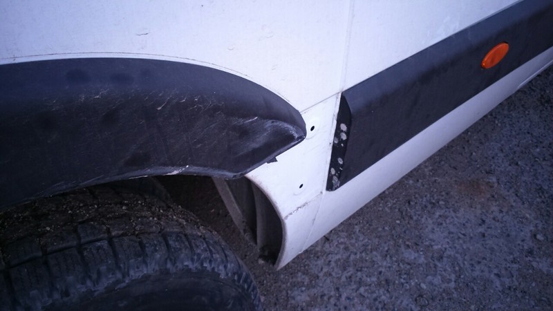 Декоративная накладка правой боковины (пластмассовый молдинг) Renault Master  2012 2.3 Дизель Киев