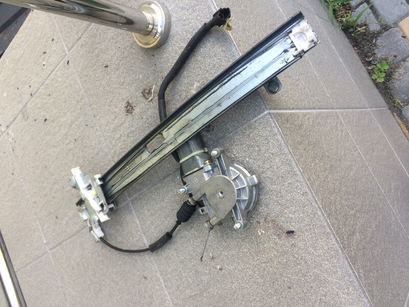 Стеклоподъемник Kia Rio универсал 2003 г.  1.3 л бензин Киев