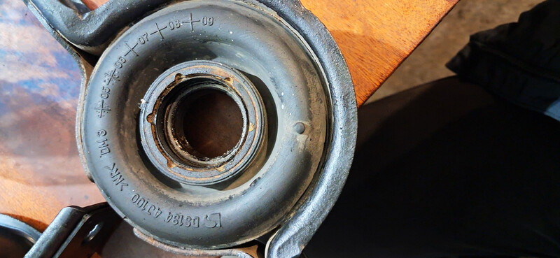 Подвесной подшипник Hyundai Tucson  2007 2.0 Бензин 