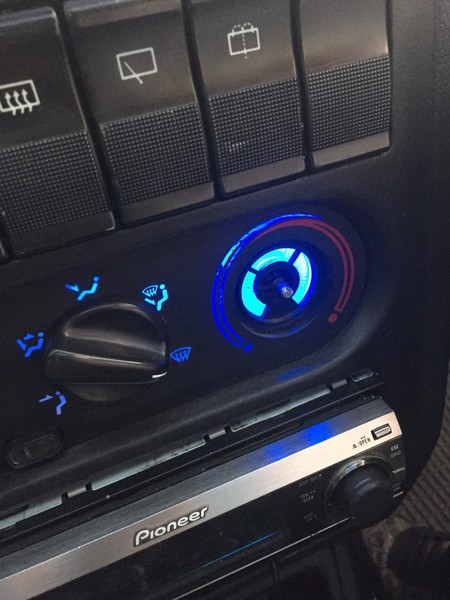 Накладки на торпедо Hyundai Pony  1996 хэтчбек 1.6 Бензин Киев