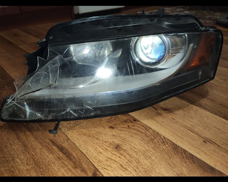 Фари передні б8 Audi A4 B8  2009 2.0 Бензин 