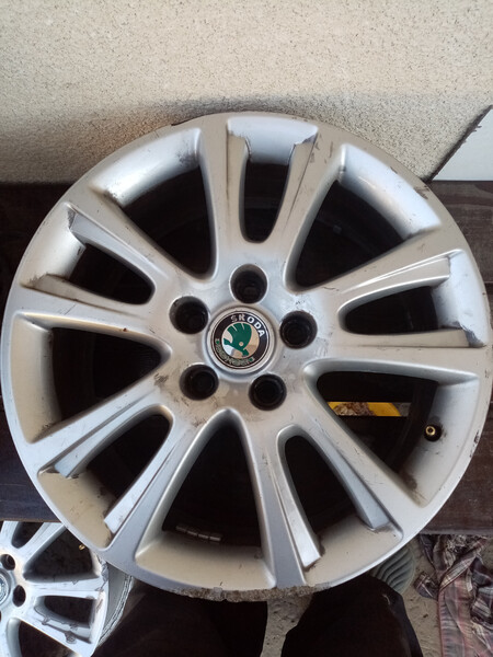 Диск литой Skoda Octavia хэтчбек 2009 г.  1.6 л бензин Калуш