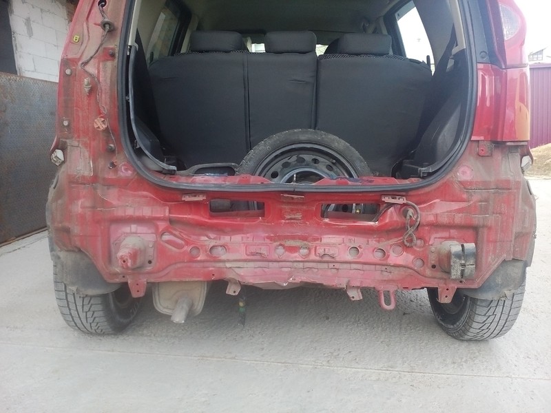 Задня панель кузова Nissan Note E11 хетчбек 2007 р.  Чернігів