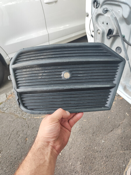 Решетка бампера Audi Q3 2017 г.  Вишневое