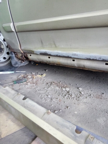 Поріг кузова Hyundai Sonata 4  2003 2.0 Бензин 